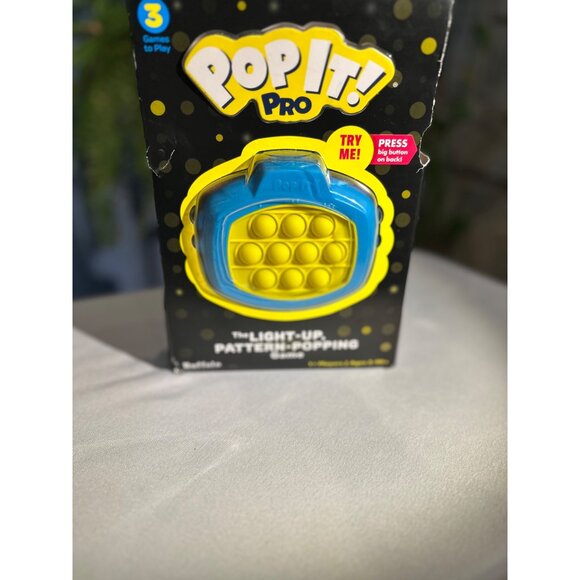 Pop It Pro The Light-Up Pattern Popping Game For Ages 3+ NEW - Picture 1 of 8